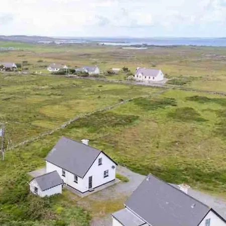 Pink Holiday home Ballyconneely